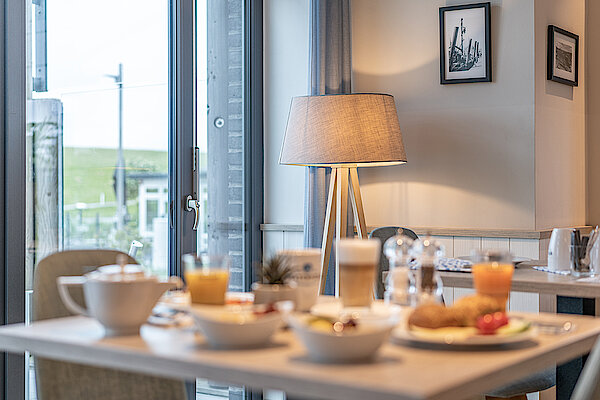 <p>Moin, breakfast is ready.</p> <p>Moin, breakfast is ready.</p>