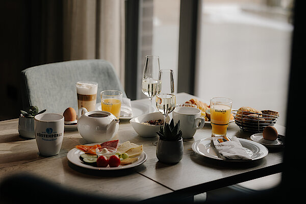 <p>Moin, Frühstück ist fertig.</p>