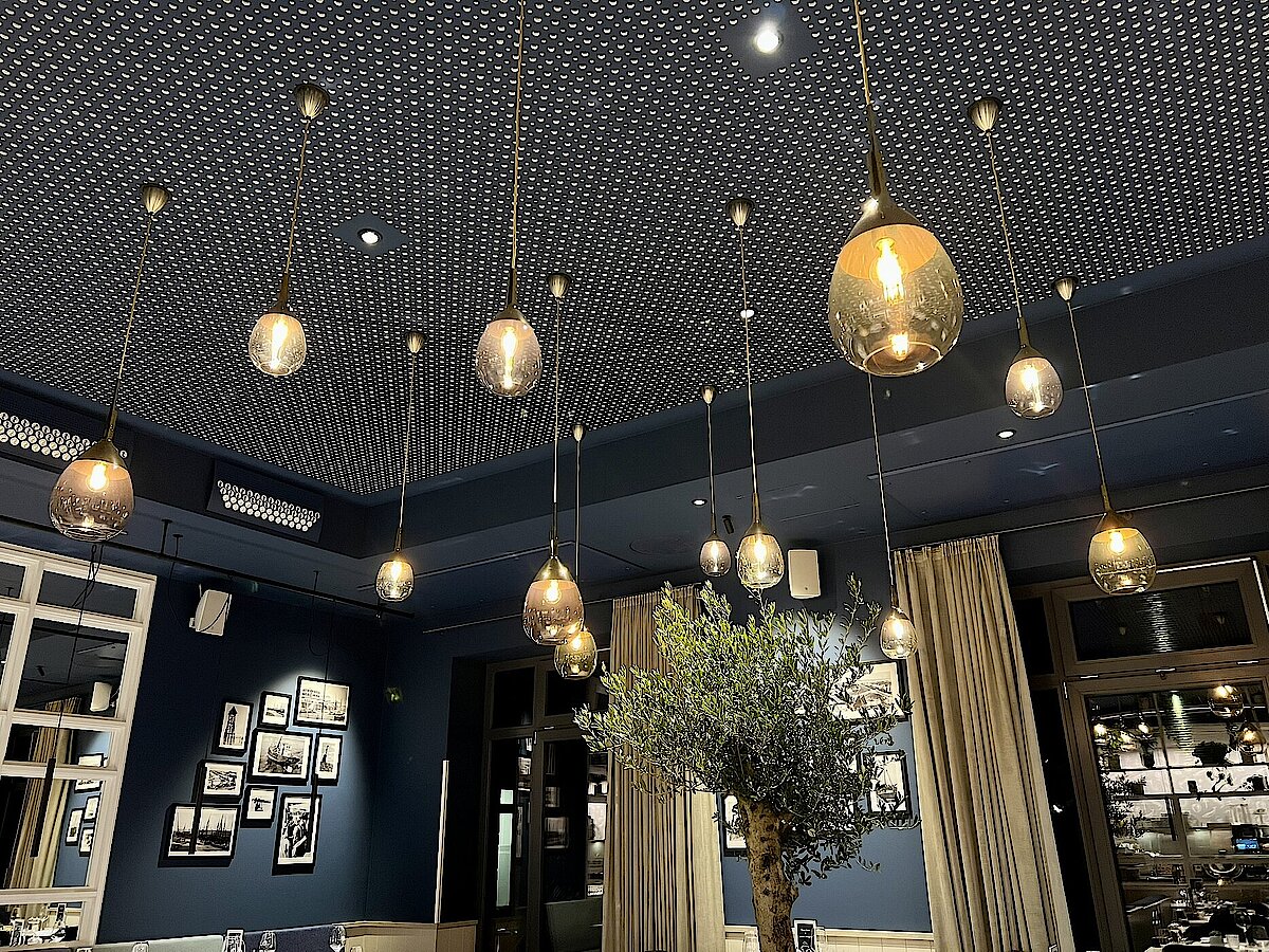 Die Decke des Restaurant Deichperle – neues Design in der Küstenperle Büsum